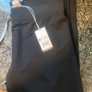 Figs Livingston tall small black scrub pants